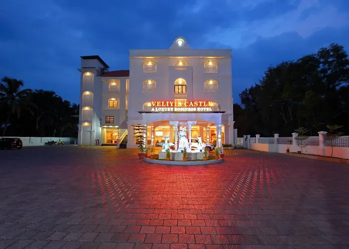 Hotel with Tennis: Veliyil Castles